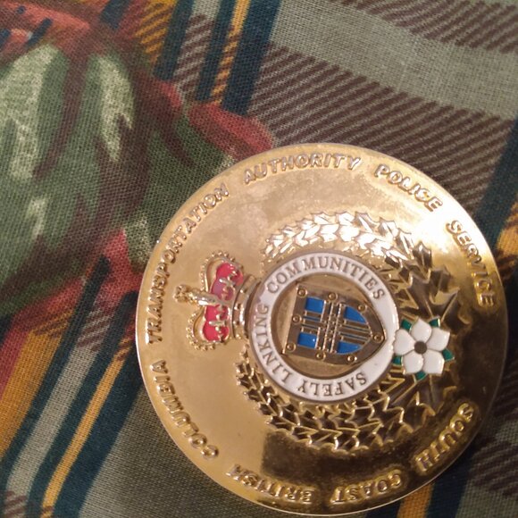 Gold Coin - Picture 2 of 3